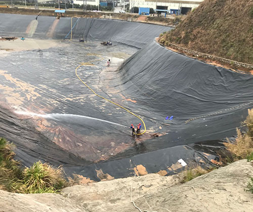 怒江废水池清理